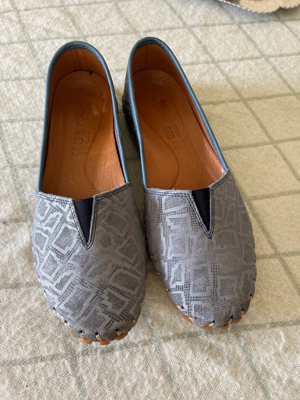 Spring Step Blue Patterned Kathaleta Slip-On Flats. Size 8 but feels smaller 7